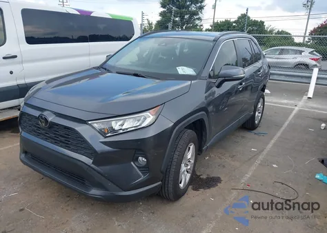 2020 Toyota Rav4 Xle z USA, uszkodzony, nr VIN JTMW1RFV1LD042351